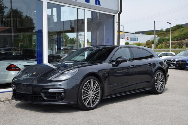 PORSCHE PANAMERA 4 E-HYBRID