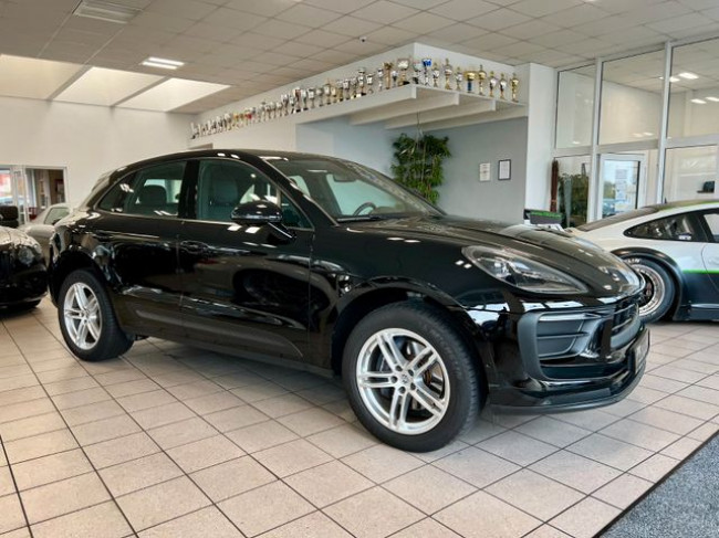 PORSCHE MACAN AUS 1. HAND