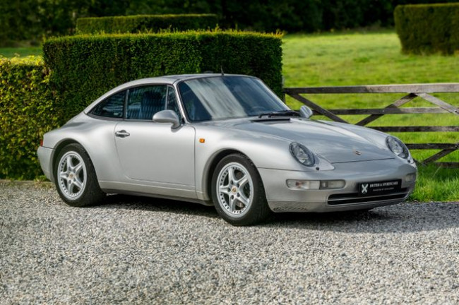 PORSCHE 993 TARGA IN ARKTISSILBER-METALLIC