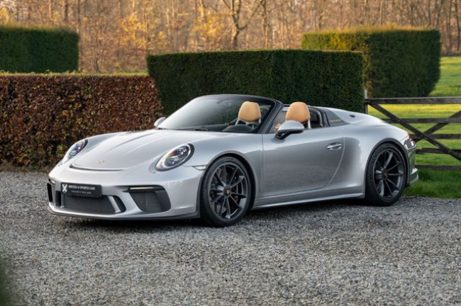 PORSCHE 991.2 SPEEDSTER IN SILBER, 1 VON 1948